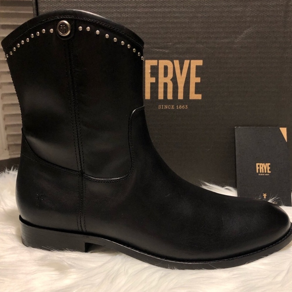 FRYE Melissa Stud Short Boot Brand New in Box - Picture 3 of 7